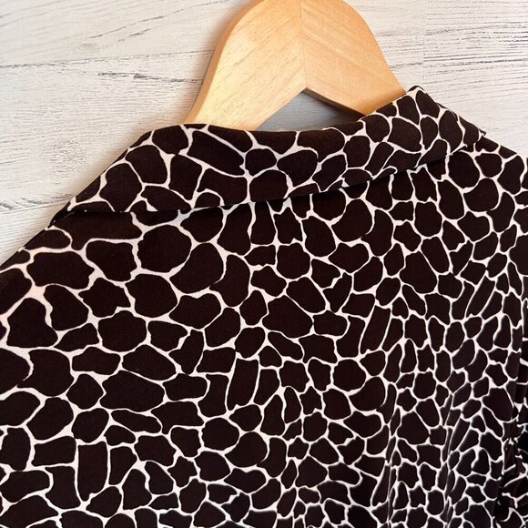 Chicos Blouse Womens Size 1/M Giraffe Print Faux Wrap Long Sleeve Contemporary - Picture 11 of 15